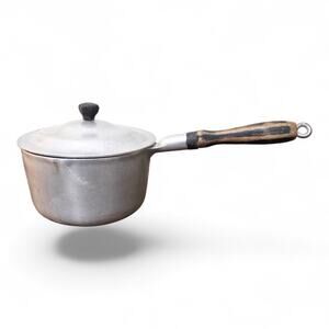 Vintage Majestic Aluminum Cookware 2 Qt Wood Handle Spouted Pot /Wood Handle Lid